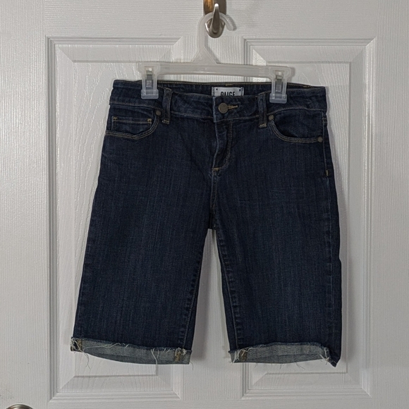 PAIGE Y2K Style Cuffed Bermuda Women's Jean Shorts -‎ Dark Blue Size 26 Waist - Picture 1 of 8